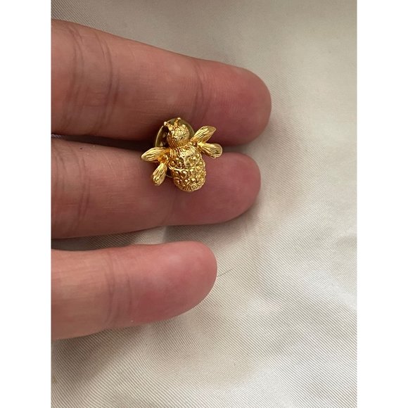 Vintage Gold Tone Bumble Bee Lapel Pin/Brooch - Picture 6 of 11